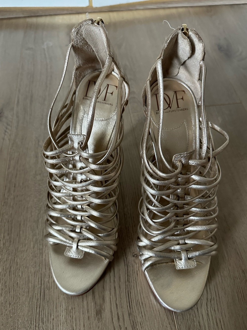 Diane Von Furstenberg Metallic Gold Strappy High Heel Sandals sz 10 - preloved